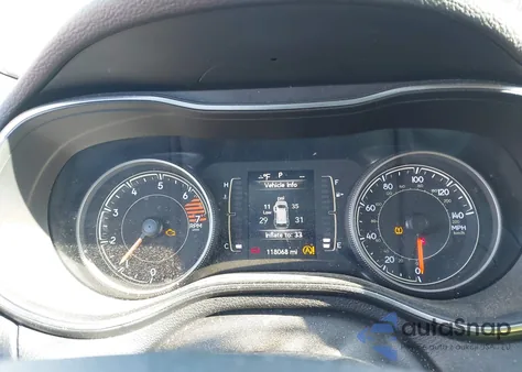 2019 Jeep Cherokee Altitude Fwd z USA, uszkodzony, nr VIN 1C4PJLLB2KD474246